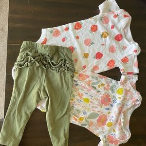 Baby girl, 2 onesies and ruffle pants